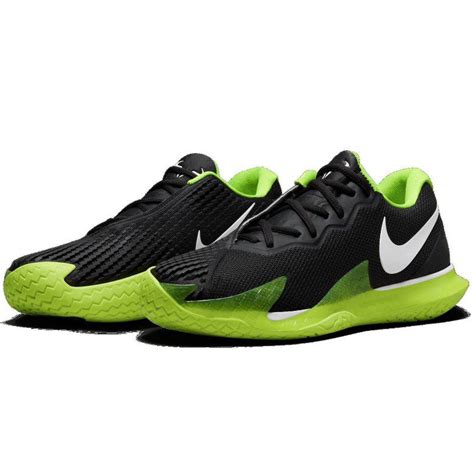 Tennisschuhe von NIKE 